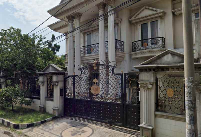 dijual rumah jl gayungsari barat