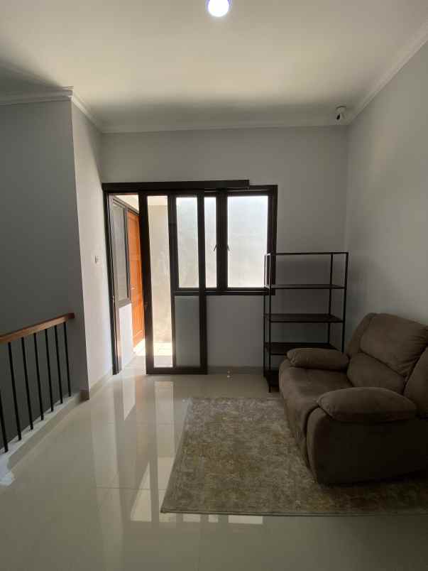 dijual rumah jl gelagah dalam