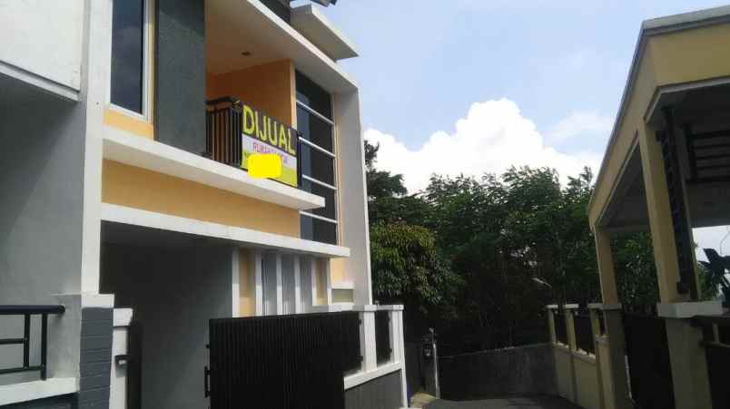 dijual rumah jl gunung batu kel