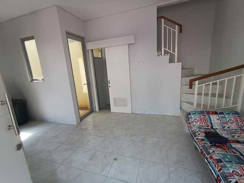 dijual rumah jl horizon no 37 cijantra