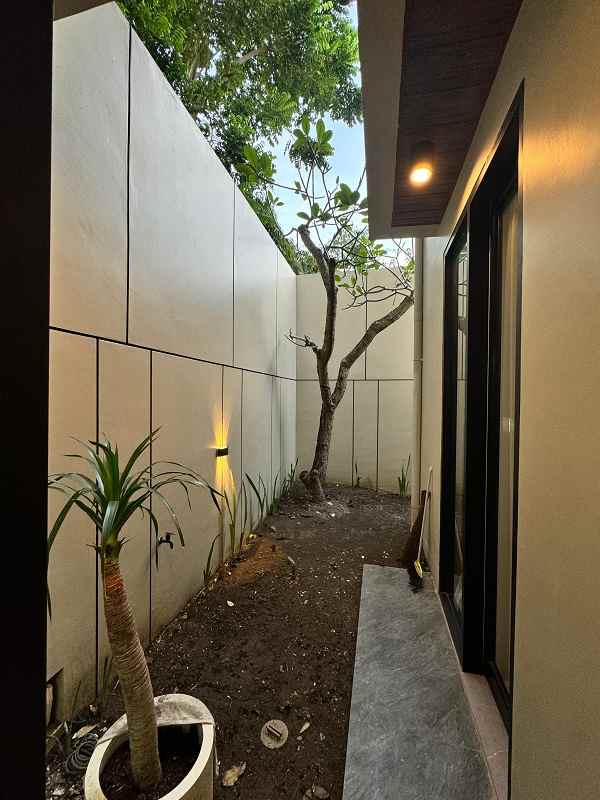 dijual rumah jl kapten haryadi