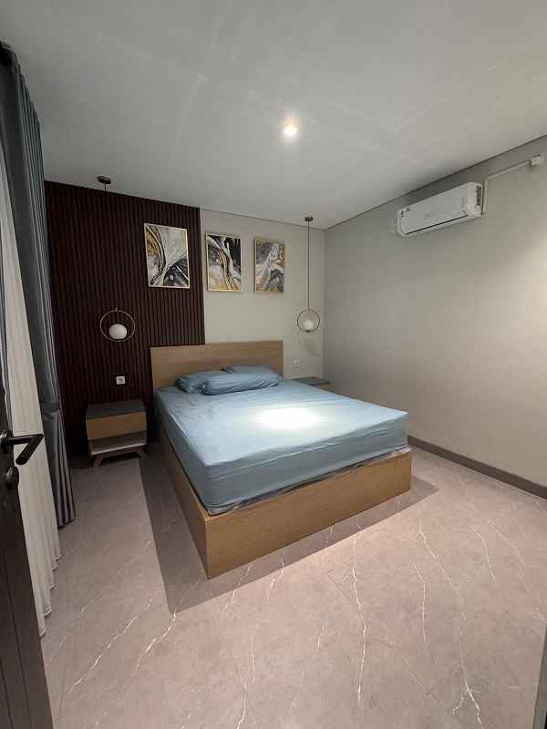 dijual rumah jl kapten haryadi