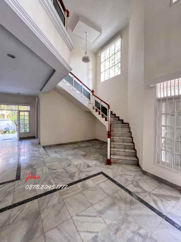 dijual rumah jl karang asem