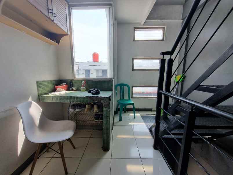 dijual rumah jl karya utama no 8 rt 007