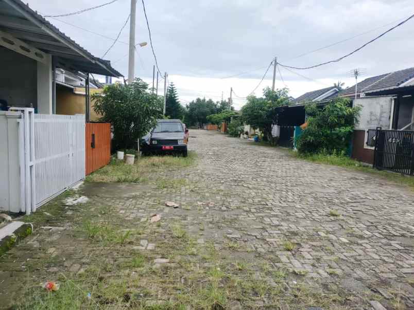 dijual rumah jl kencana cilebut