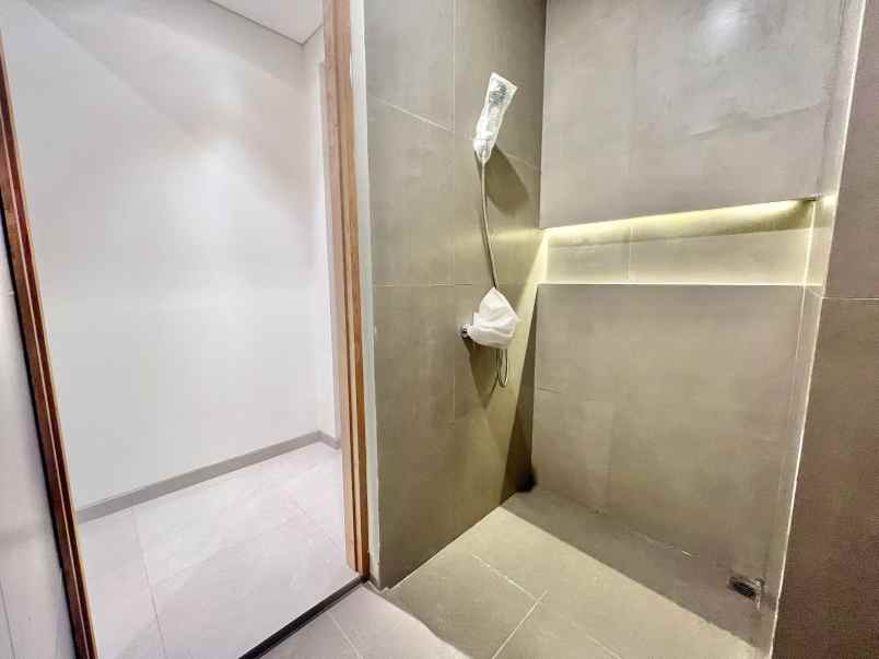 dijual rumah jl kodau raya pondok