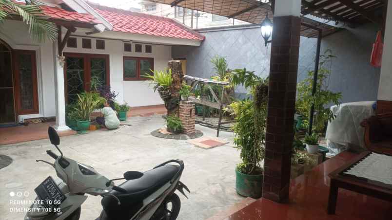 dijual rumah jl kolonel sugiono pondok