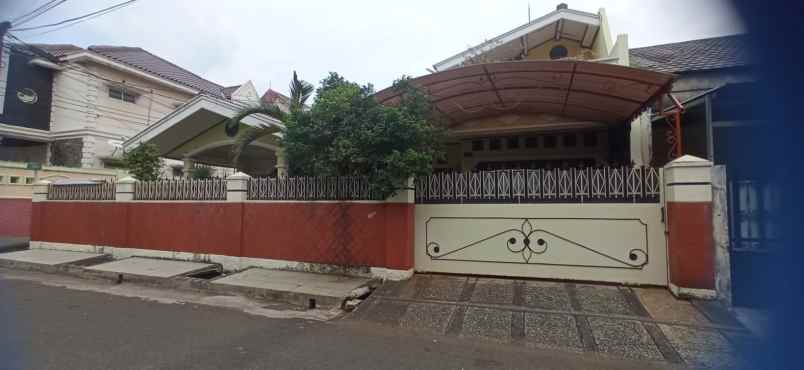 dijual rumah jl kolonel sugiono pondok