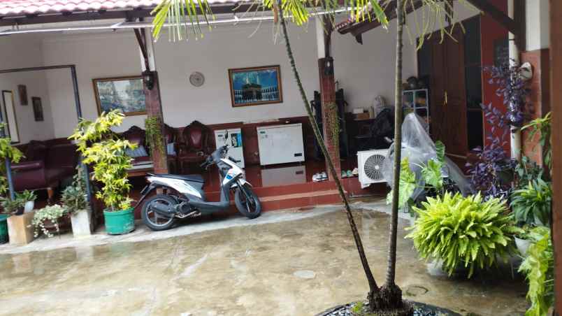 dijual rumah jl kolonel sugiono pondok