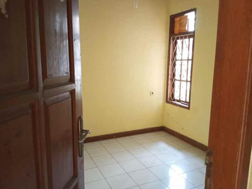 dijual rumah jl mars tata surya