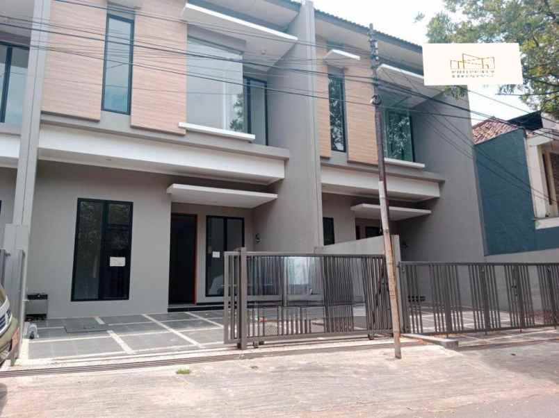 dijual rumah jl pasirkaliki ip