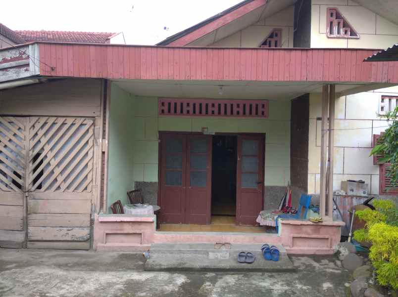 dijual rumah jl pelopor no 6 kelurahan