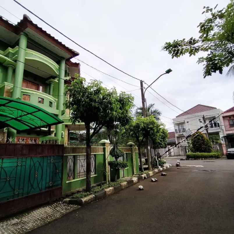 dijual rumah jl pondok kelapa duren