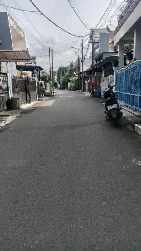 dijual rumah jl pondok kelapa duren