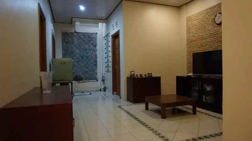 dijual rumah jl raya caman