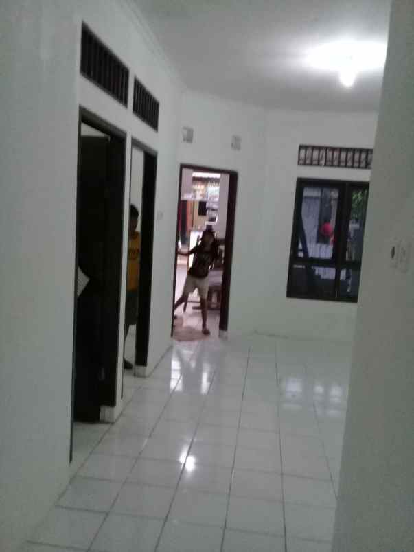 dijual rumah jl raya griya yasa