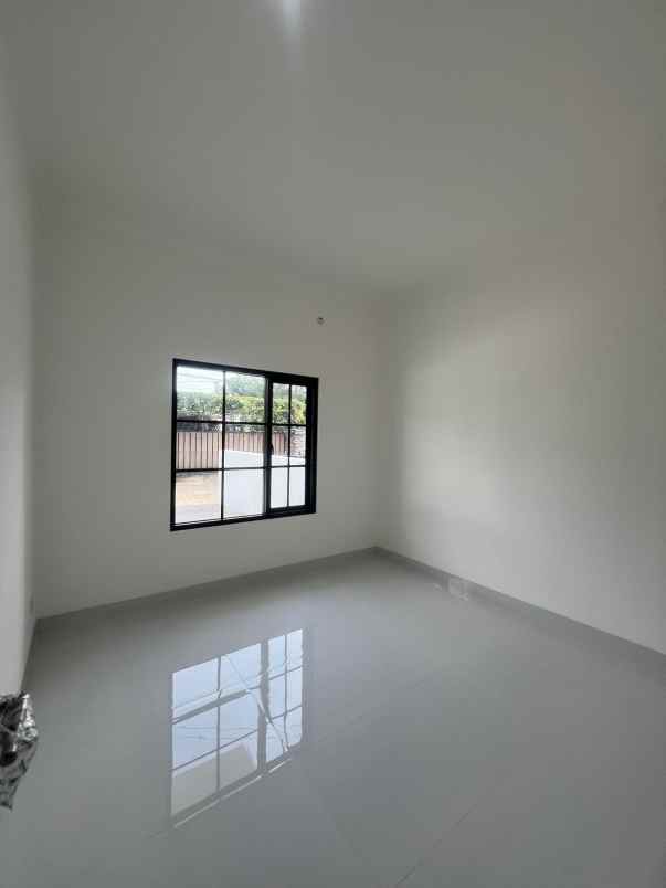 dijual rumah jl raya jati makmur