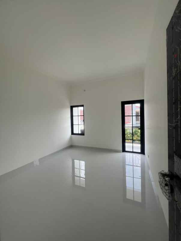 dijual rumah jl raya jati makmur