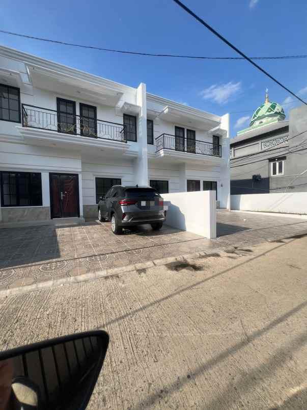 dijual rumah jl raya jati makmur