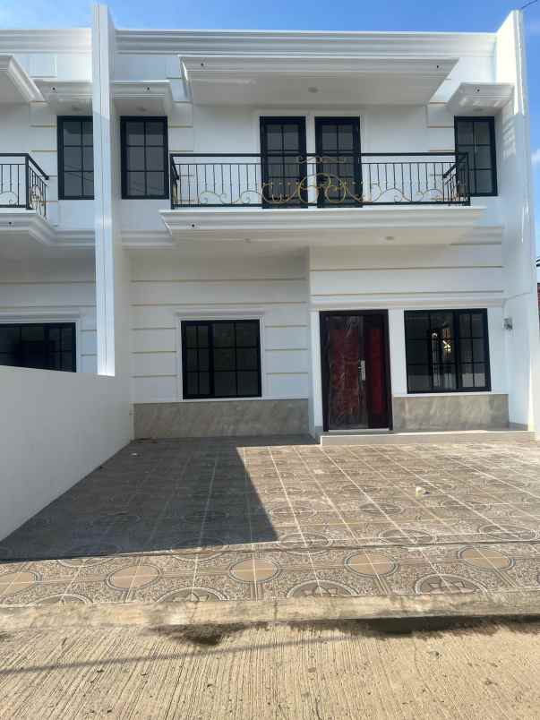 dijual rumah jl raya jati makmur