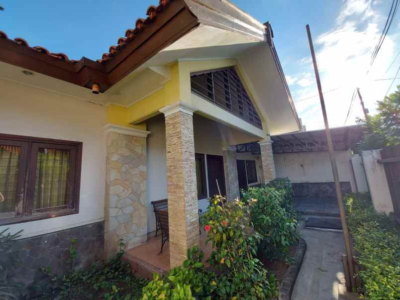 dijual rumah jl saronojiwo panjang jiwo