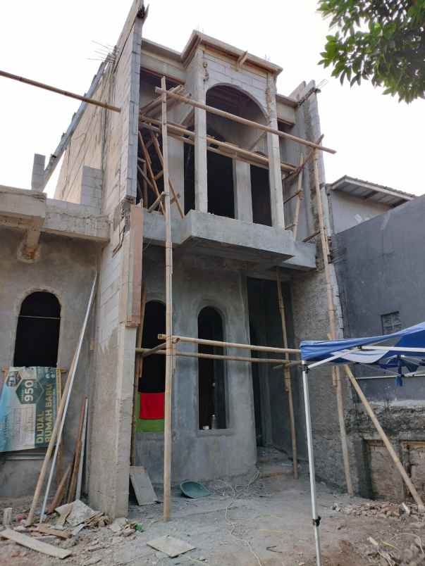 dijual rumah jl setia 1