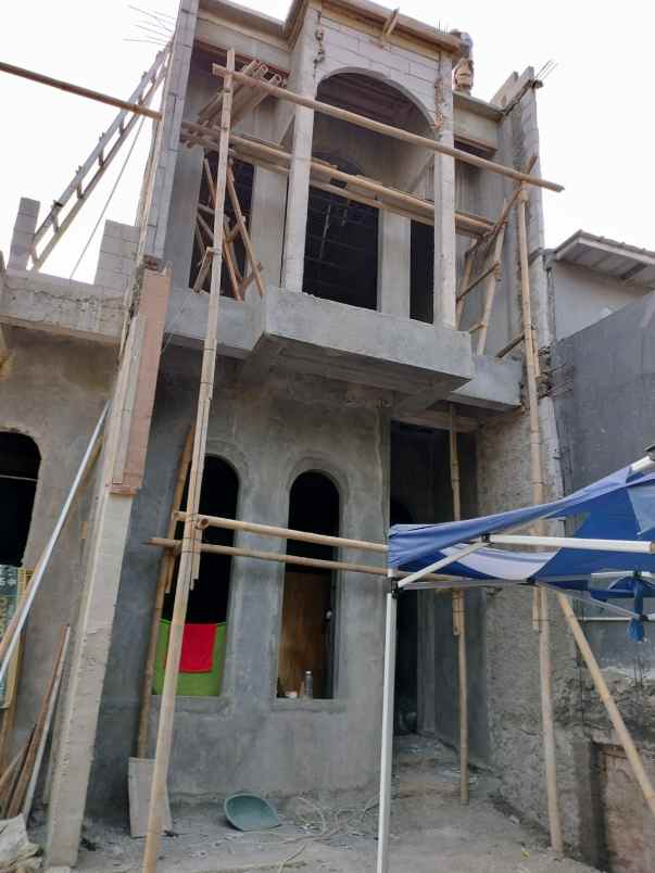 dijual rumah jl setia 1