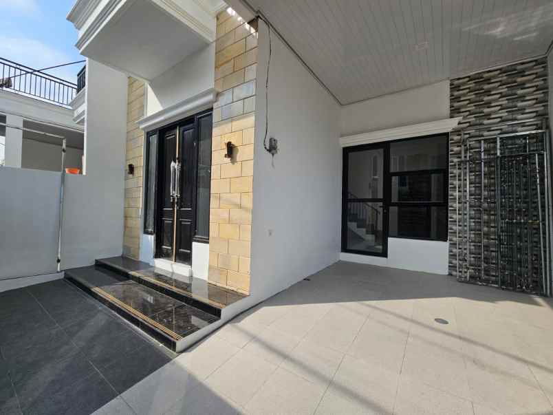 dijual rumah jl setia jatiwaringin