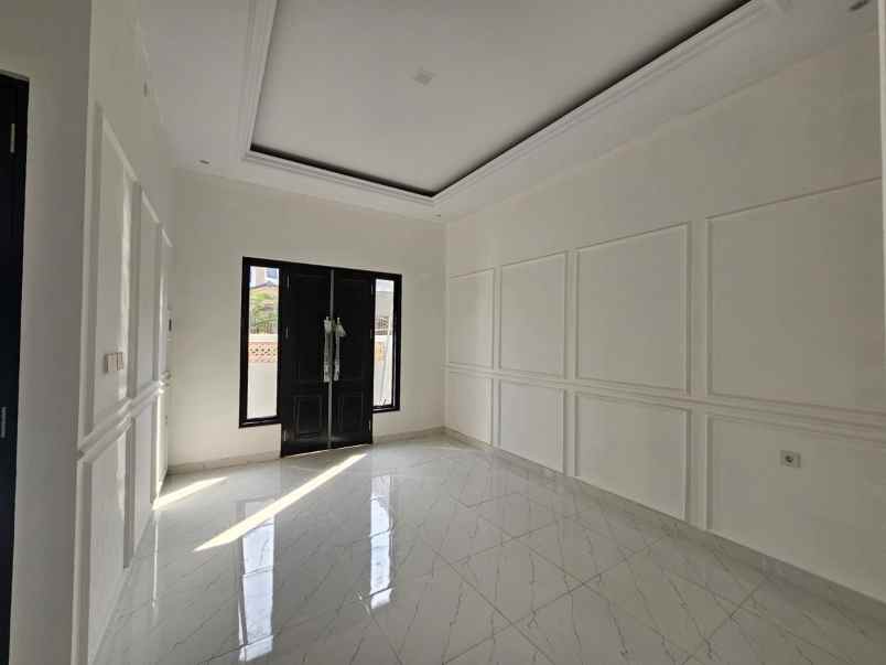 dijual rumah jl setia jatiwaringin