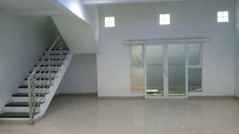 dijual rumah jl srikania pasirluyu bkr