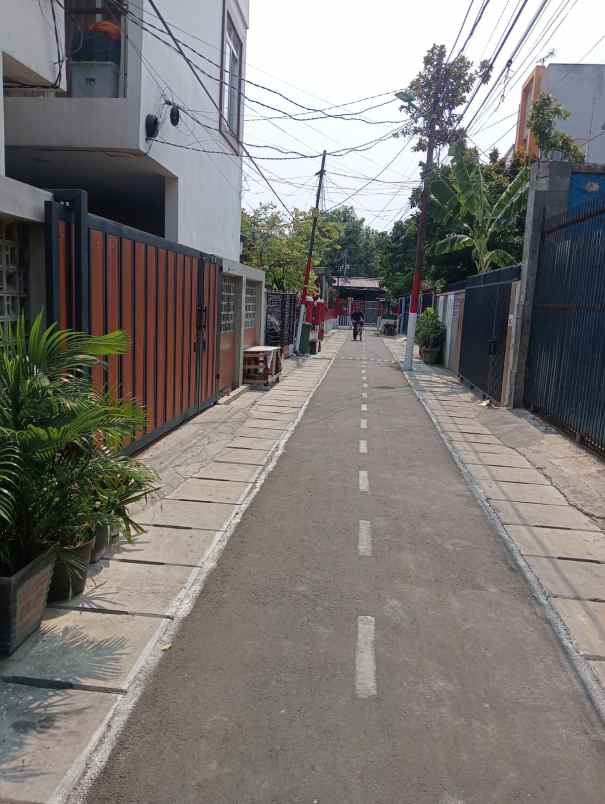 dijual rumah jl tanah tinggi 1 gg 6