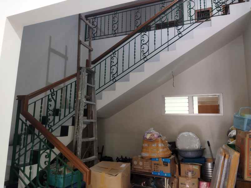 dijual rumah jl tanah tinggi 1 gg 6