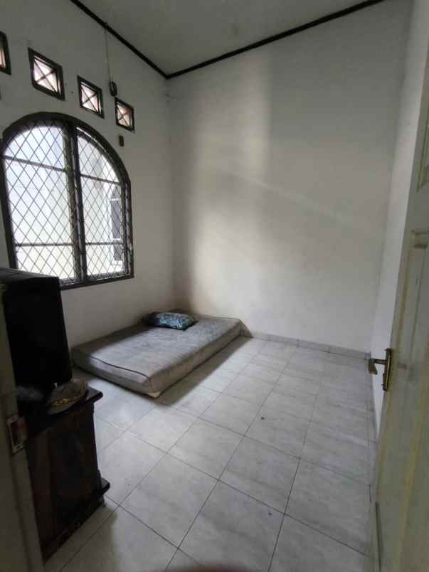 dijual rumah jl tuanku tambusai