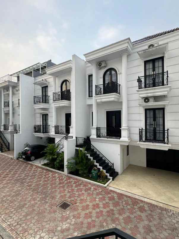 dijual rumah jln kahfi1 jagakarsa