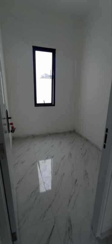 dijual rumah jln raya cilangkap