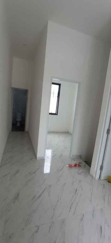 dijual rumah jln raya cilangkap