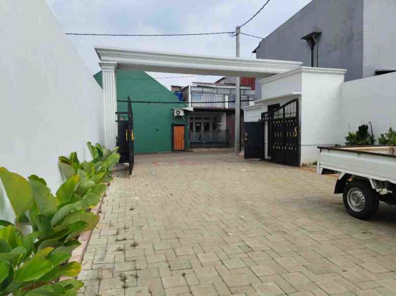 dijual rumah jln raya pramuka mampang depok