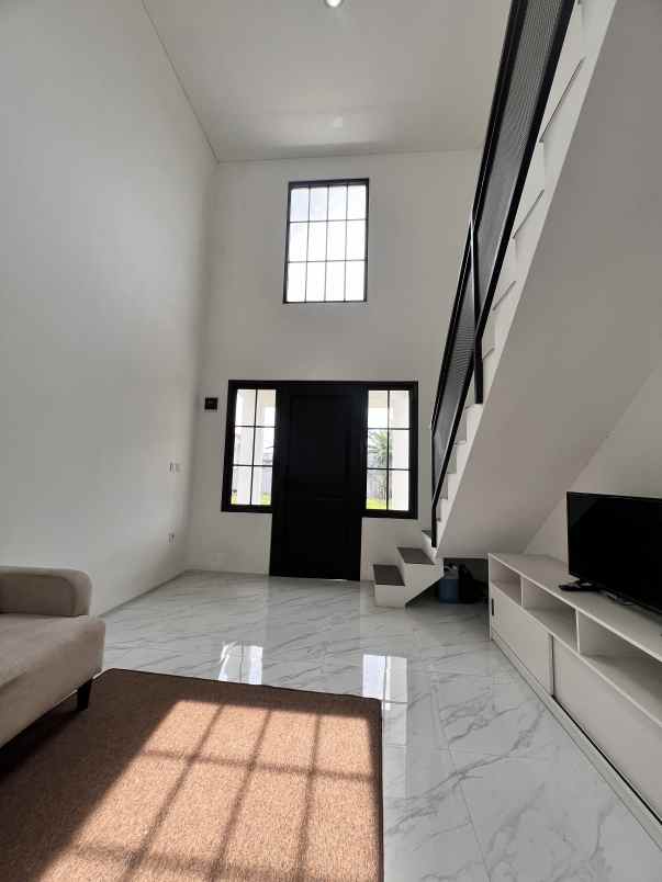 dijual rumah jpfj g5j jl serua bulak