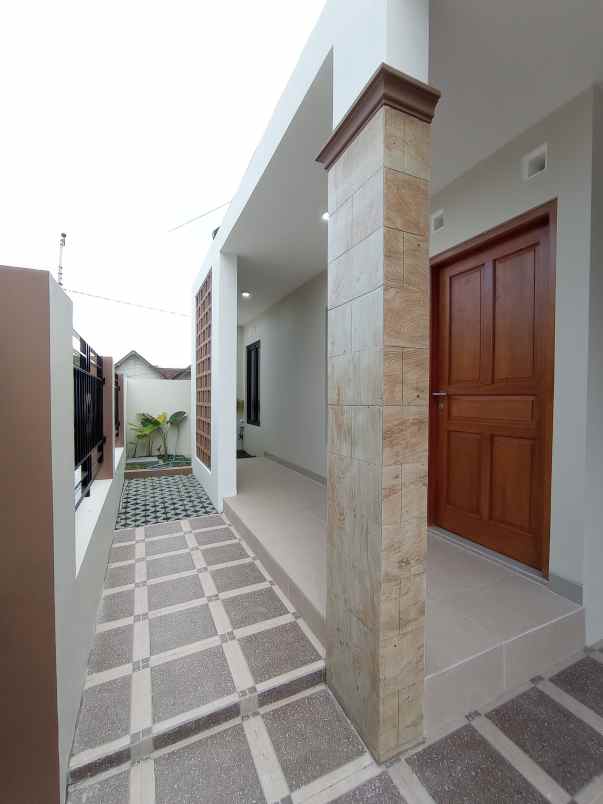 dijual rumah kadirojo purwomartani kalasan