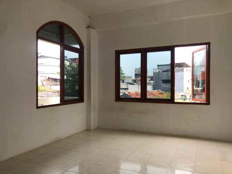 dijual rumah kalibaru