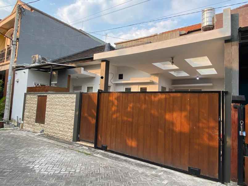 dijual rumah karah