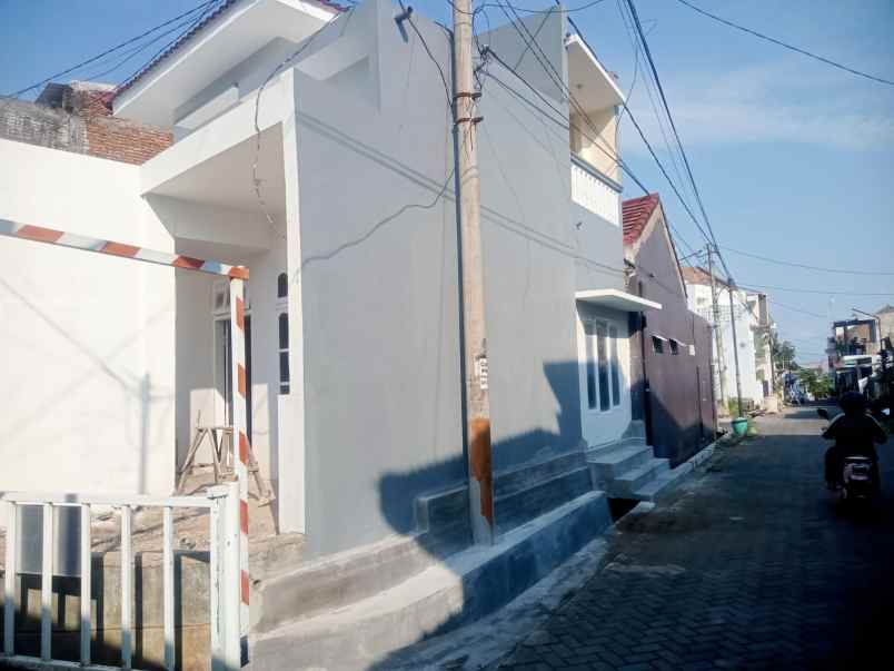 dijual rumah karangploso