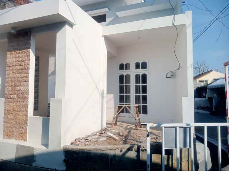 dijual rumah karangploso