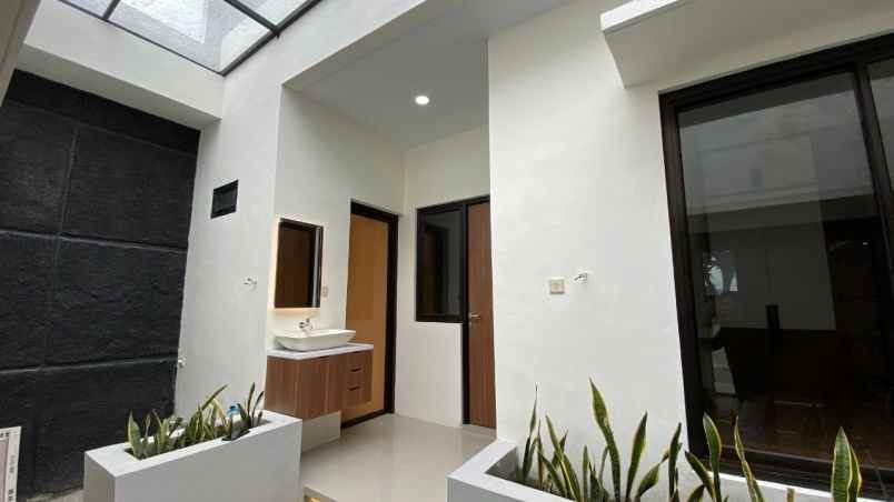 dijual rumah karta virendra jl utama pd