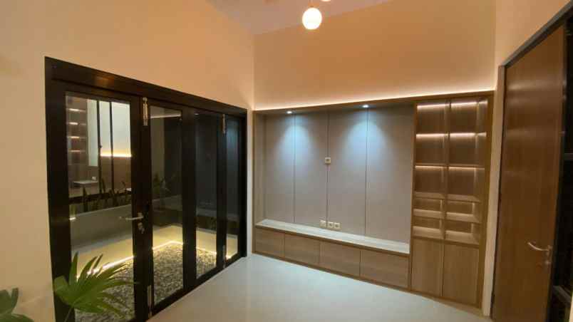 dijual rumah karta virendra jl utama pd