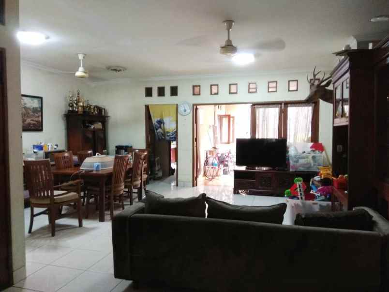 dijual rumah kayu putih jakarta timur