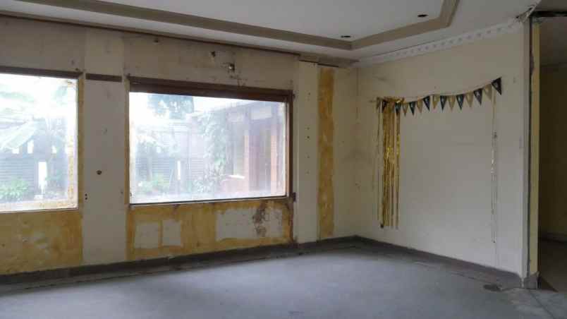 dijual rumah kebayoran baru