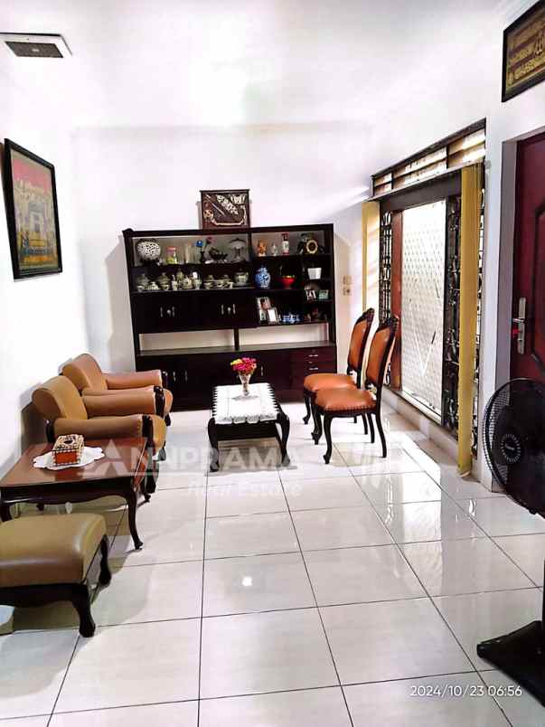 dijual rumah kebon jeruk