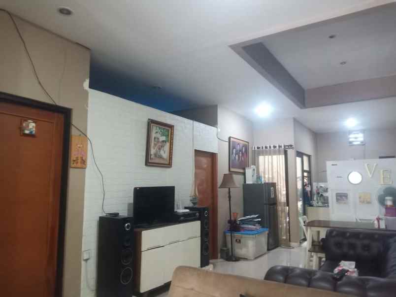 dijual rumah kec parongpong