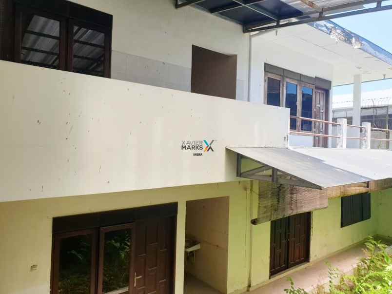 dijual rumah kedung cowek